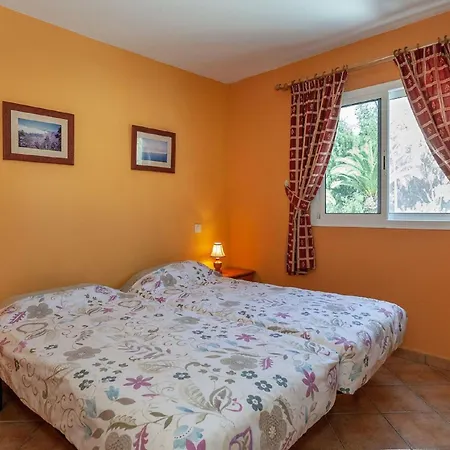Apartment Near The Beach, Big Terrace With Sea Views, Wifi And Parking